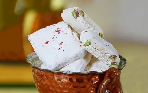 تصویر 4 از گز بدون مغز بافت نرم شیرینی ملایم